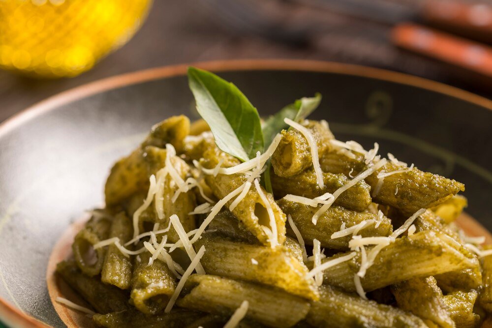 Zapiekanka z tortellini i kurczakiem w sosie pesto