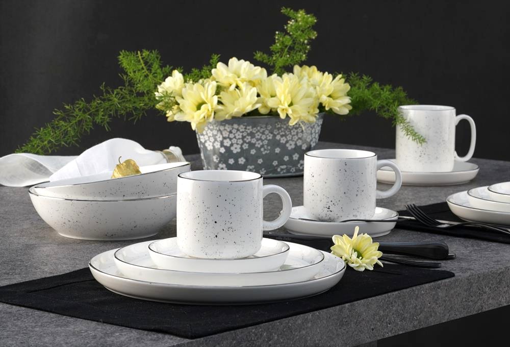 Filiżanka porcelanowa nowoczesna z platyną